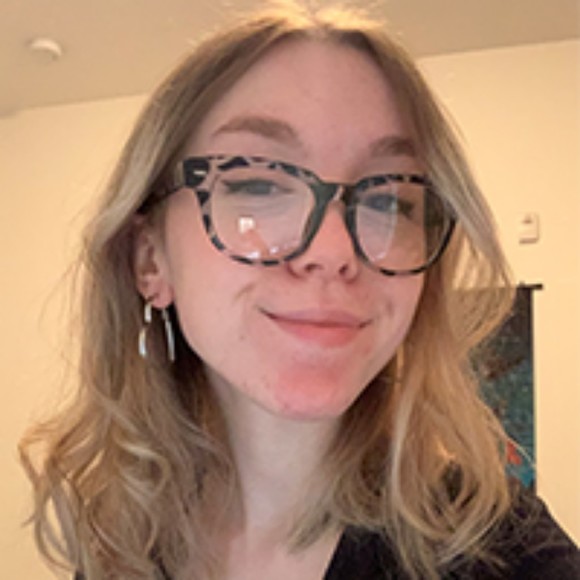 Meet your Posher, Nicole - Picture 1 of 1